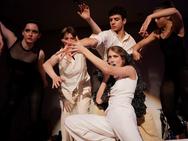 Nora Polinnia презентувала бунтарський трек і новий альбом. Відео Nora Polinnia презентувала бунтарський трек і новий альбом. Відео