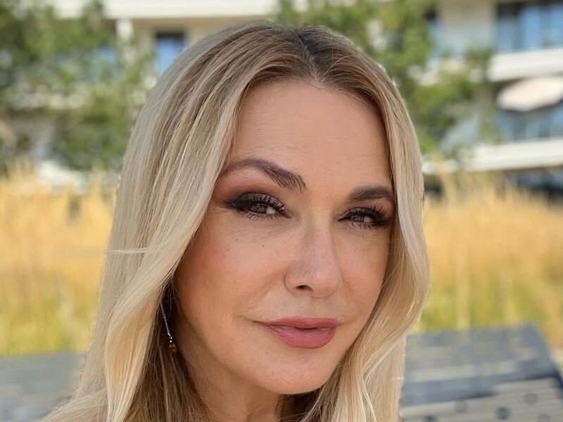 Ольга Сумська оприлюднила архівні чорно-білі світлини 1990-х років