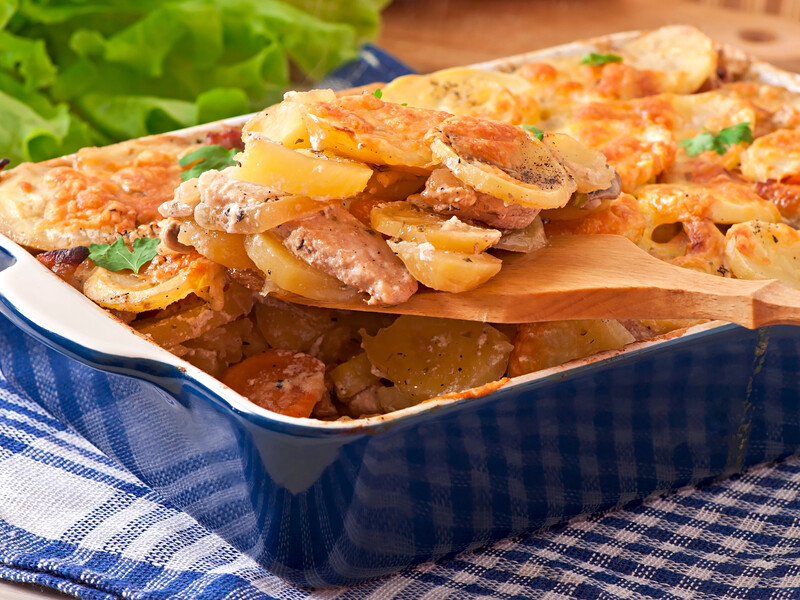 Лише 200 г фаршу – і найсмачніша запіканка з м'ясом і картоплею – на вашому столі