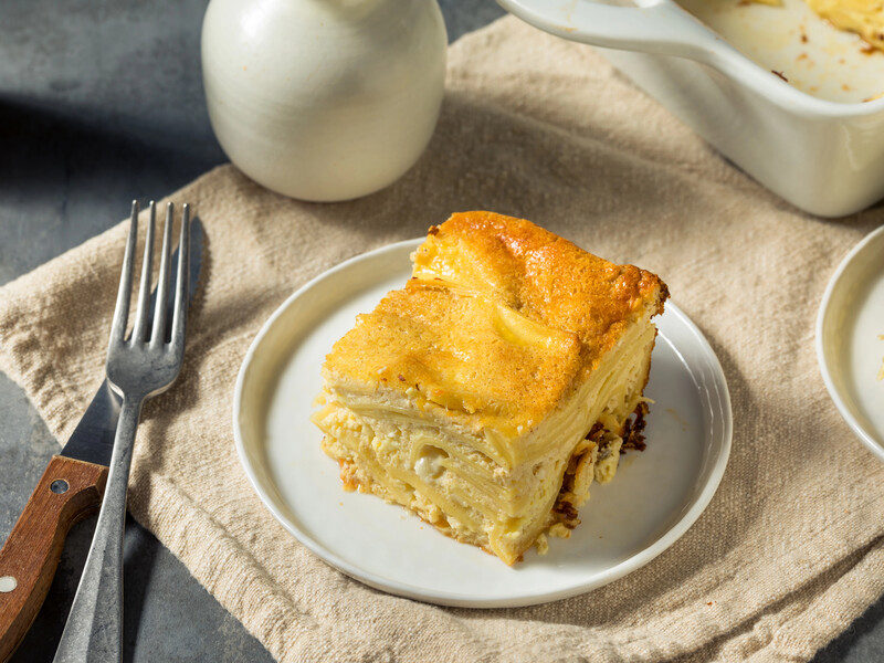 "Пробуджує теплі спогади з дитинства". Приготуйте запіканку із сиру й локшини. Рецепт