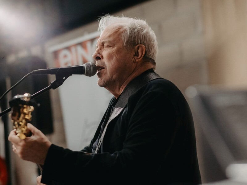 Макаревич показав свіже фото зі своєю молодшою донькою, яка живе у США Макаревич показав свіже фото зі своєю молодшою донькою, яка живе у США