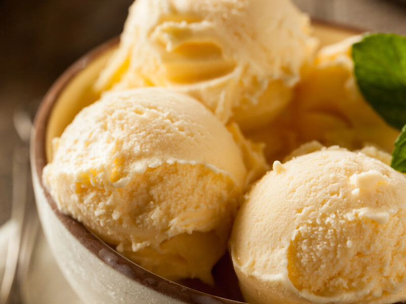 Пломбір з двох видів вершків та пломбір на жовтках. Два рецепти морозива з 1948 року