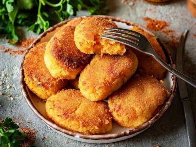 Змішайте це із жовтками – і вийдуть смачні морквяні котлети. Рецепт для тих, хто стежить за вагою