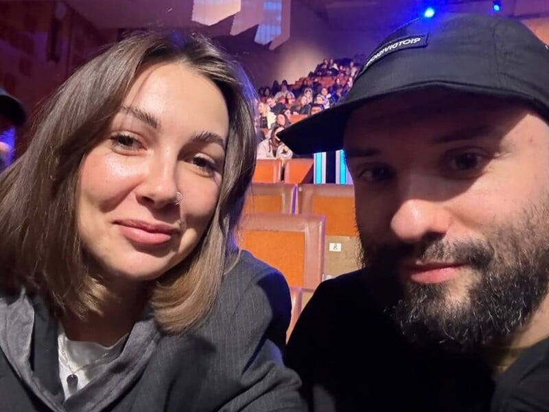 "У всього є причини". Шоумен і військовослужбовець Розовий прокоментував заяву дружини про його зради