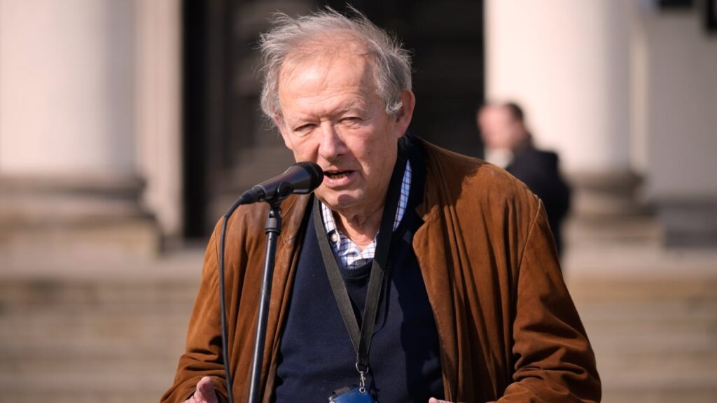 Путінізація Польщі без Путіна: Адам Міхнік про небезпеку перемоги правих на виборах