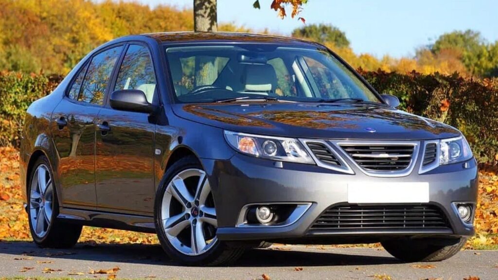 Чи потрібно вмикати покажчик повороту на головній дорозі: пояснення