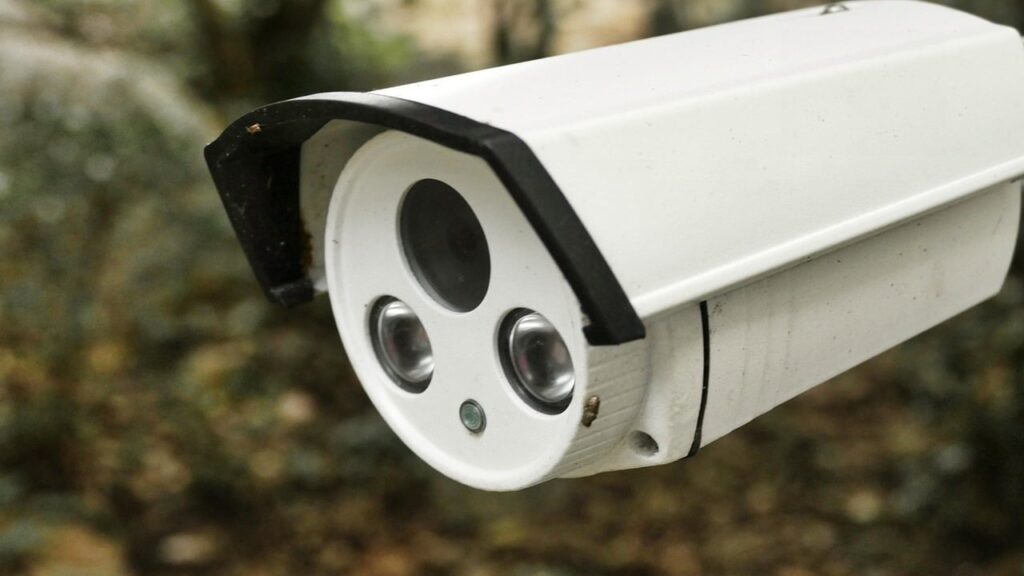 Союзники України звинуватили ГРУ РФ в атаці на камери спостереження: реакція ДПСУ