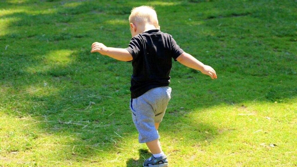 Діти, які почали пізно ходити, можуть краще вчитися в школі — дослідження Діти, які почали пізно ходити, можуть краще вчитися в школі — дослідження