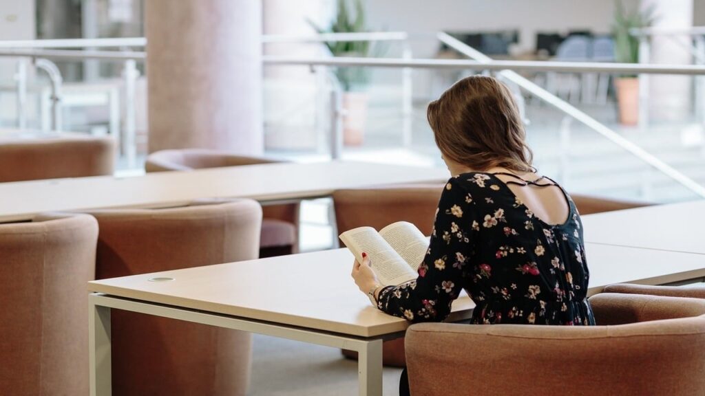 Чи зупинятимуть НМТ під час повітряної тривоги в Україні у 2025 році