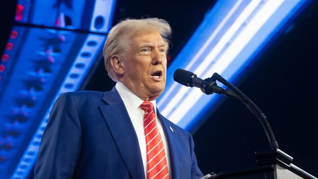 Трамп про нові санкції проти Кремля: Побачимо, як поведе себе Росія