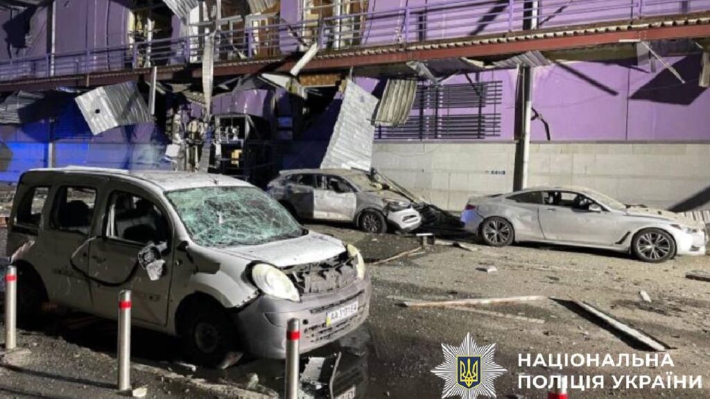 ТРЦ Dream у Києві пошкоджено через атаку дронами: що відомо