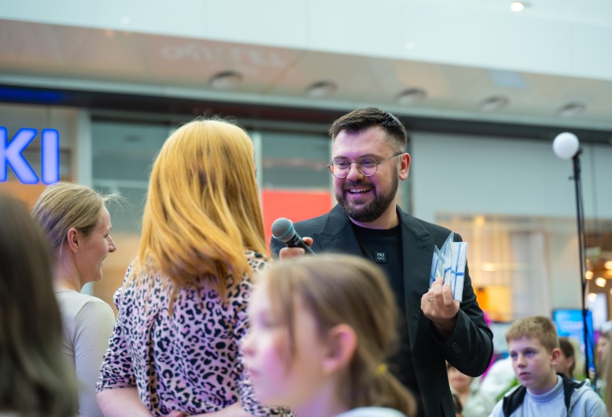 Концерт зірок, книга історії і подяки: як Оболонь відзначила 50-річчя