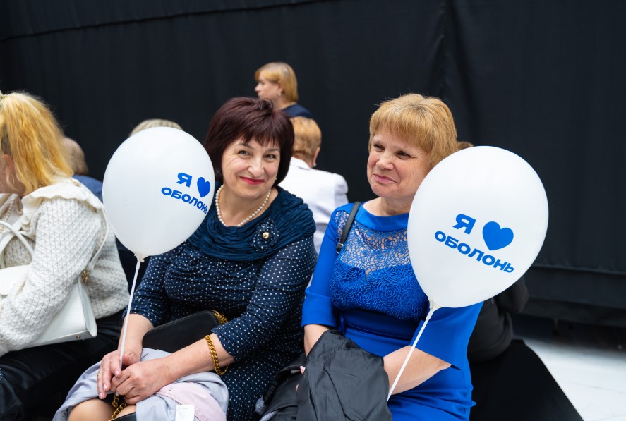 Концерт зірок, книга історії і подяки: як Оболонь відзначила 50-річчя