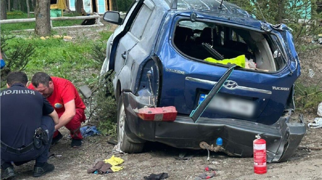 Загинули жінка та 3-річна дитина, а водій наклав на себе руки: подробиці ДТП на Харківщині