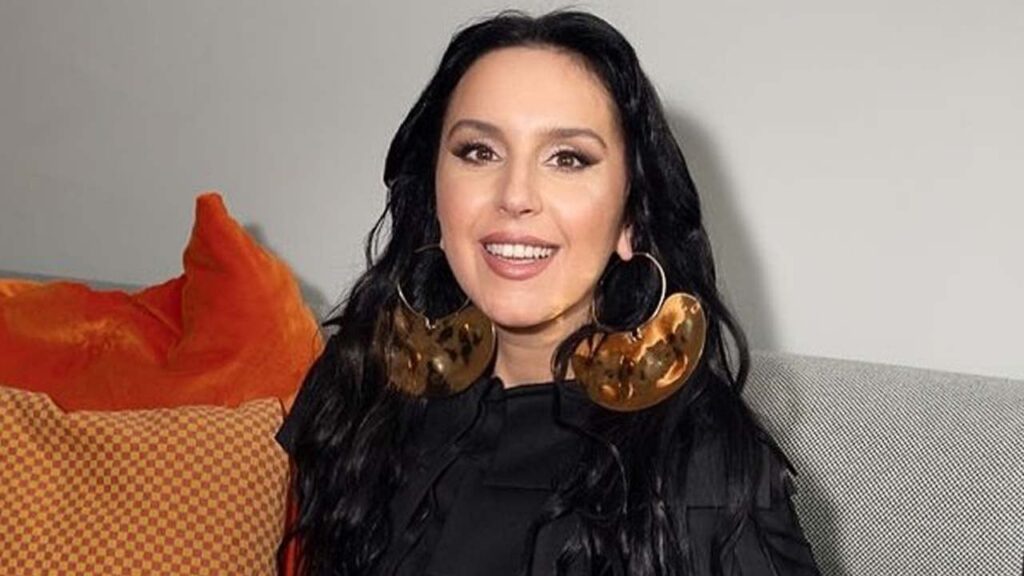 Стараюся їсти все, що хочу: Джамала розповіла, як схудла після третіх пологів