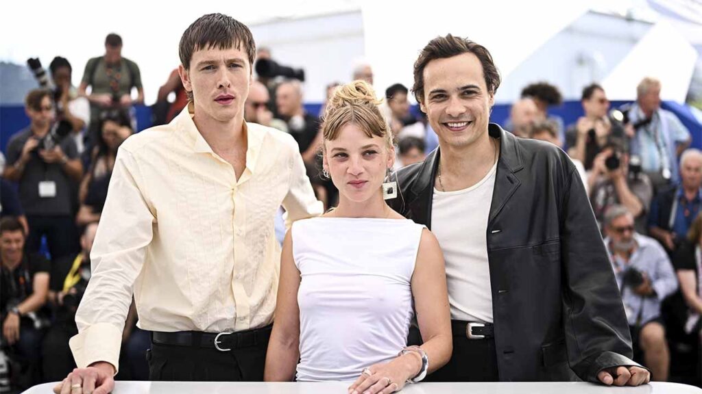 У Каннах нагородили фільм Дікінсона, де зіграла українка Химчук