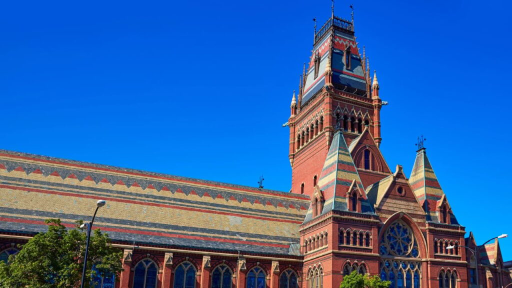 Адміністрація Трампа позбавила Гарвард права вчити іноземців – виш назвав це помстою