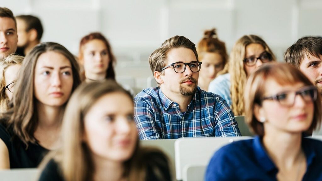 Право, економіка, туризм: навчання на популярних спеціальностях здорожчає