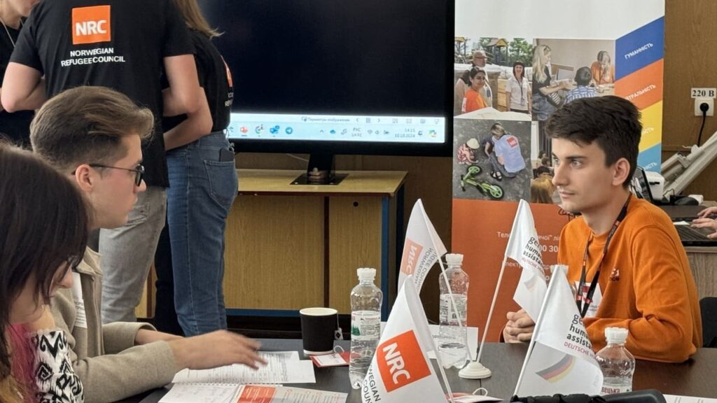 Грошова допомога від NRC 2025: хто може розраховувати на 10 800 грн у травні