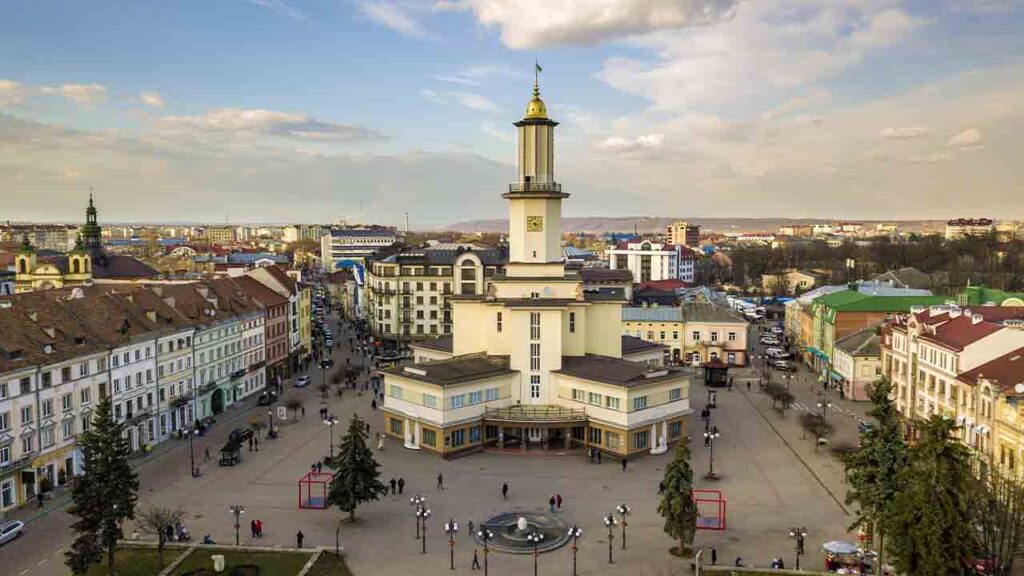 День Івано-Франківська: що варто побачити в місті, яке святкує 363-річчя