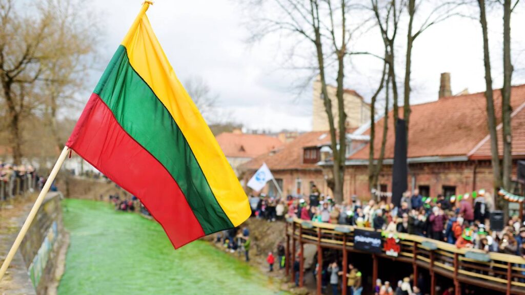 Литва забиратиме у громадян РФ посвідки на проживання: в чому причина