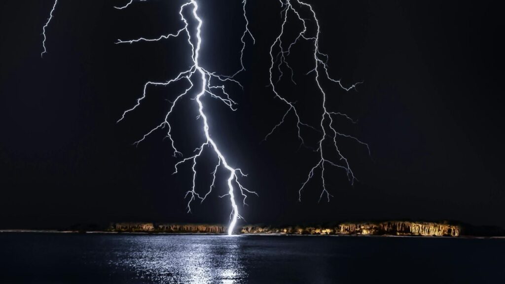 Магнітні бурі у червні 2025: які дні будуть небезпечними для метеозалежних Магнітні бурі у червні 2025: які дні будуть небезпечними для метеозалежних