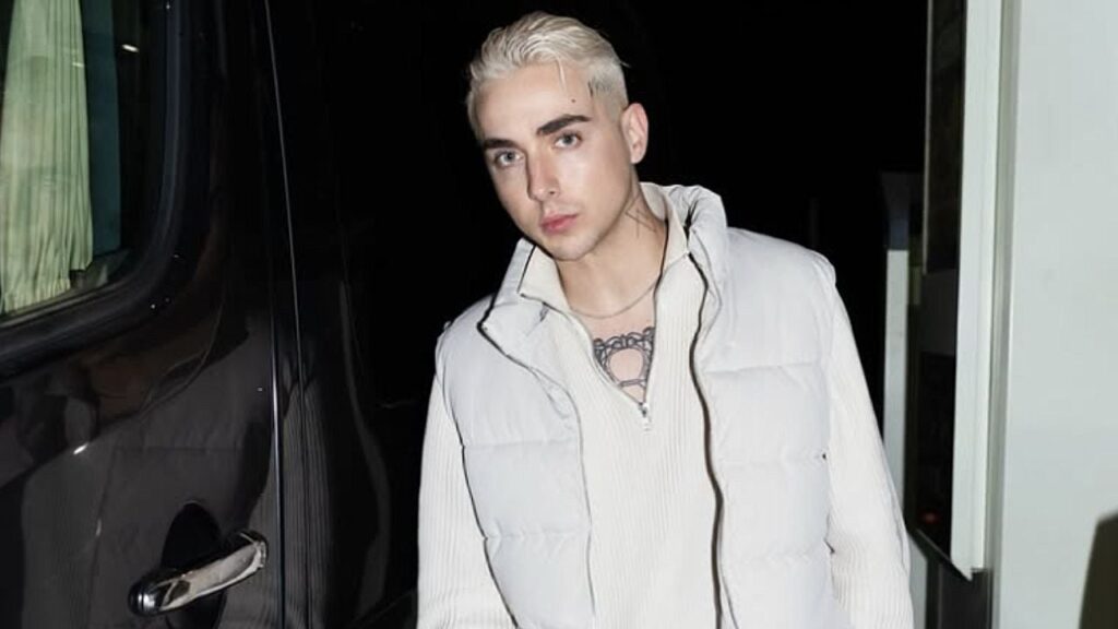 Melovin згадав, як був “бабієм” у школі та реакцію батька на камінгаут