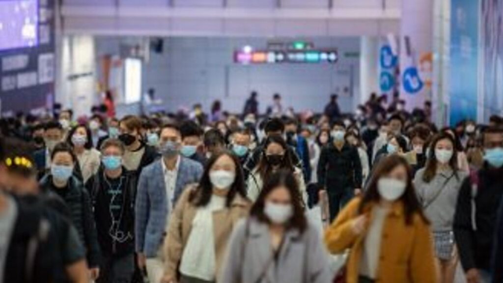 Нова хвиля Covid-19: у Гонконзі та Сінгапурі кількість важких випадків за місяць зросла на 28%