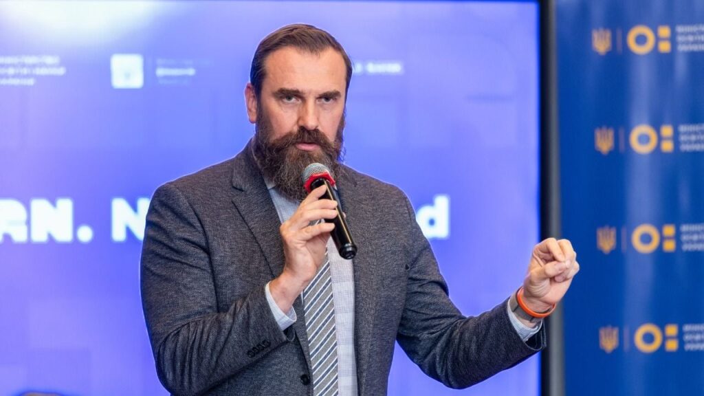 Лісовий про виїзд учнів після 11 класу за кордон: Тенденція є, але не масова