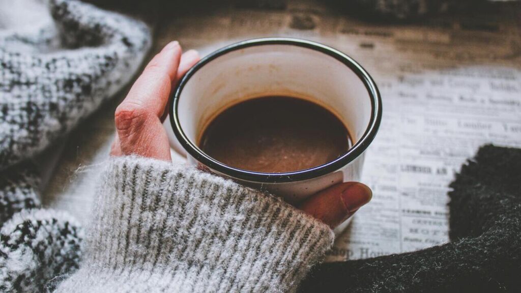 Кава і старіння: вчені з’ясували, як впливає на організм 4-6 порцій щодня