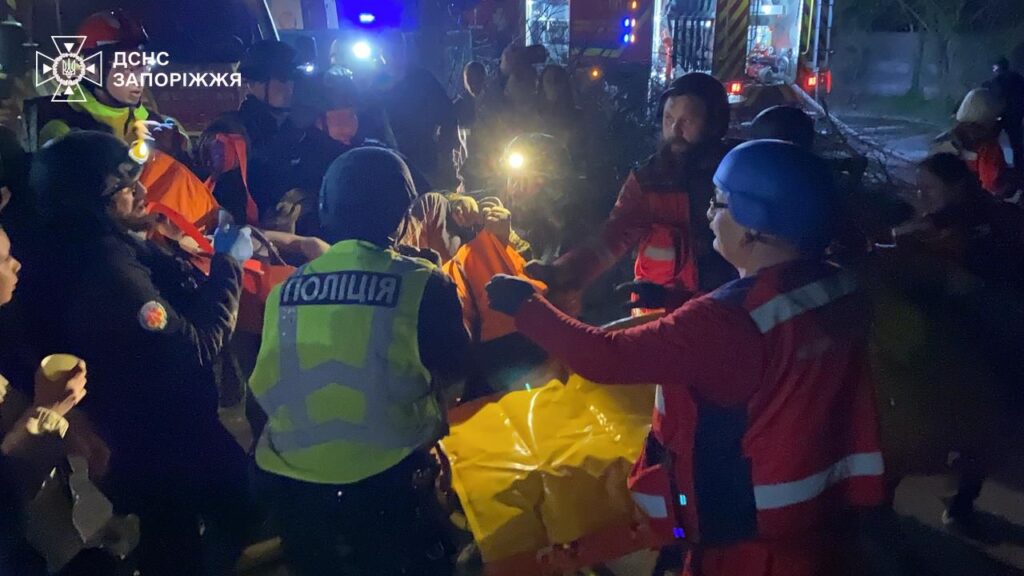 РФ атакувала локомотиворемонтний завод Укрзалізниці у Запоріжжі: що відомо РФ атакувала локомотиворемонтний завод Укрзалізниці у Запоріжжі: що відомо