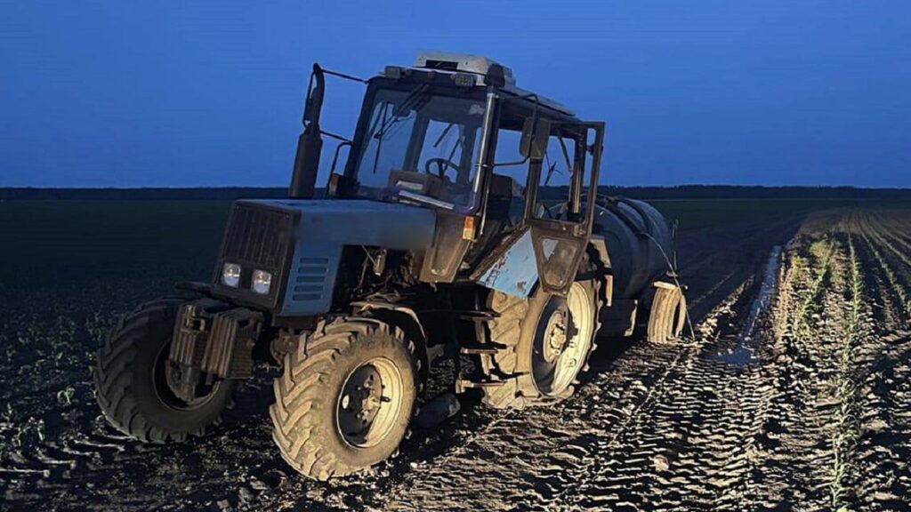 Росіяни вдарили по двох агропідприємствах на Чернігівщині, є поранені