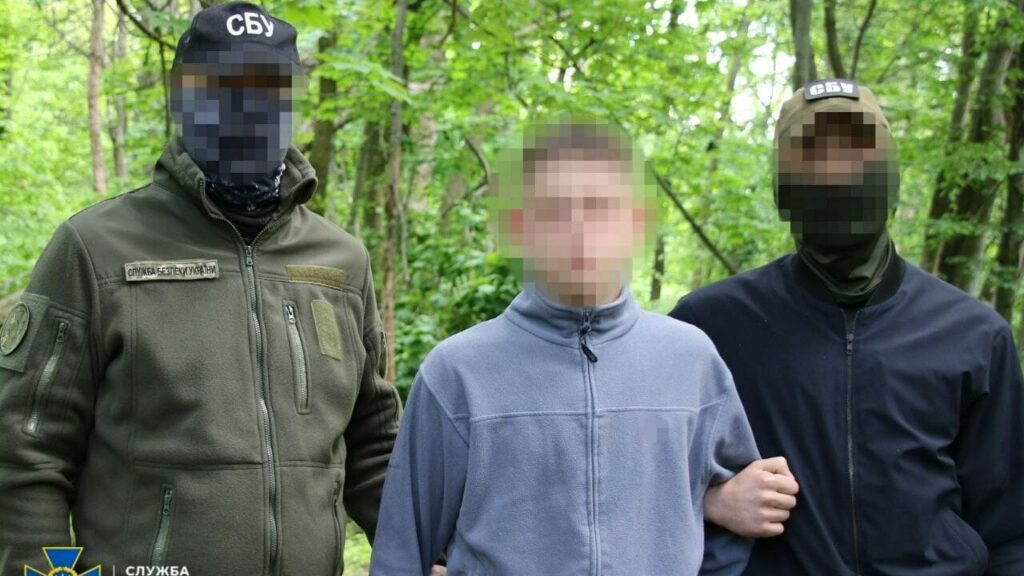 СБУ затримала підлітка, який готував підрив будівлі ТЦК у Києві