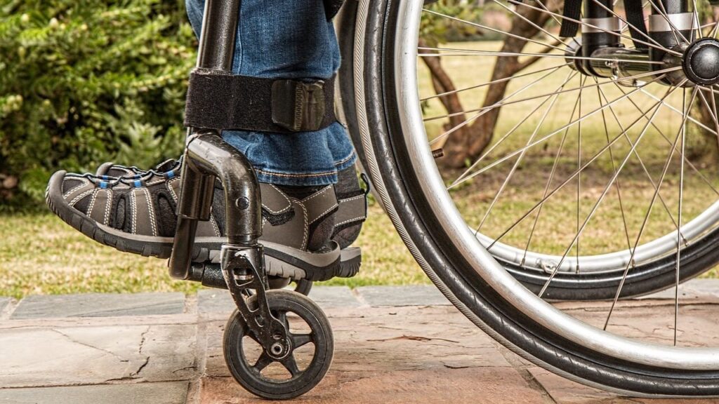 Хто зі статусом інвалідності має пройти повторний огляд із квітня 2025: пояснення МОЗ Хто зі статусом інвалідності має пройти повторний огляд із квітня 2025: пояснення МОЗ