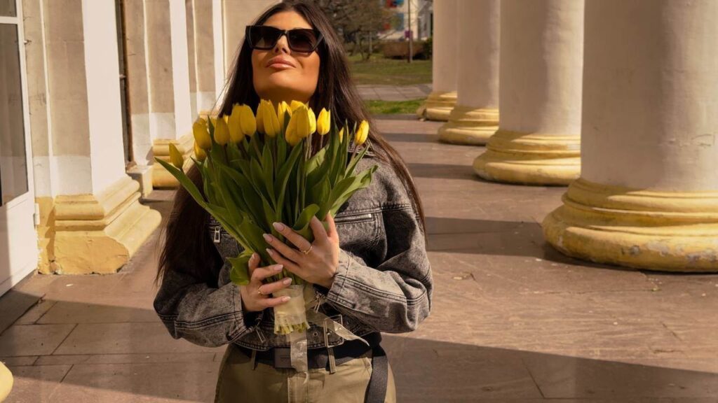 Rina Stanislavska представила новий танцювальний сингл «Жовті тюльпани» Rina Stanislavska представила новий танцювальний сингл «Жовті тюльпани»