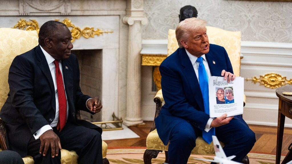 Трамп використав кадри з Конго для підтвердження “вбивств білих фермерів” у ПАР Трамп використав кадри з Конго для підтвердження “вбивств білих фермерів” у ПАР