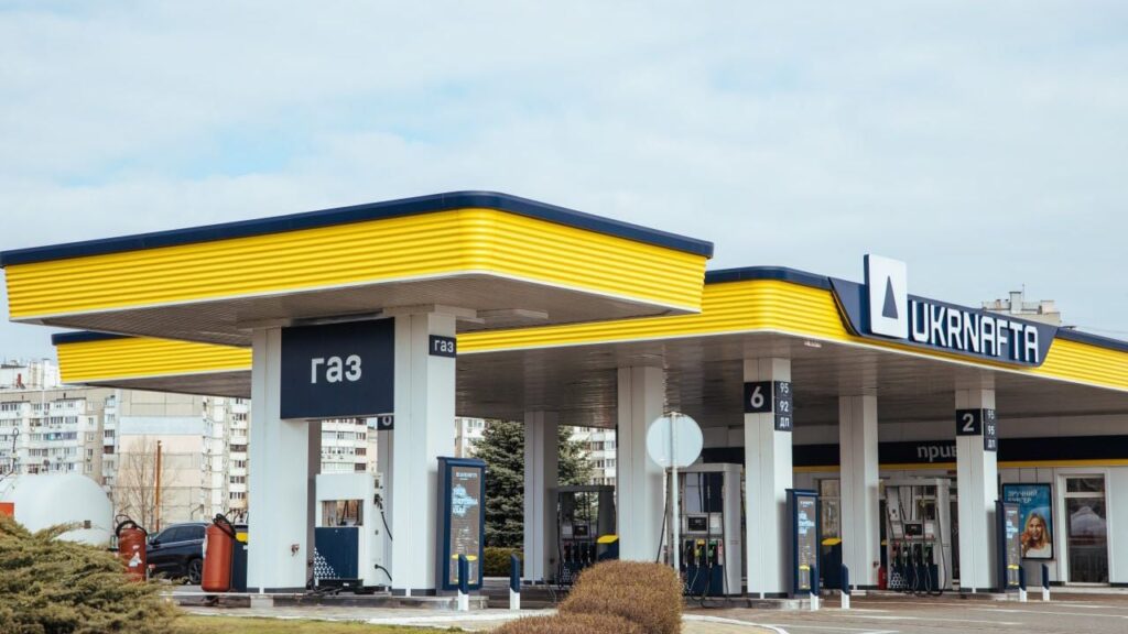 Захищено: Укрнафта підтримує військових: знижки на пальне та послуги через застосунок Армія+