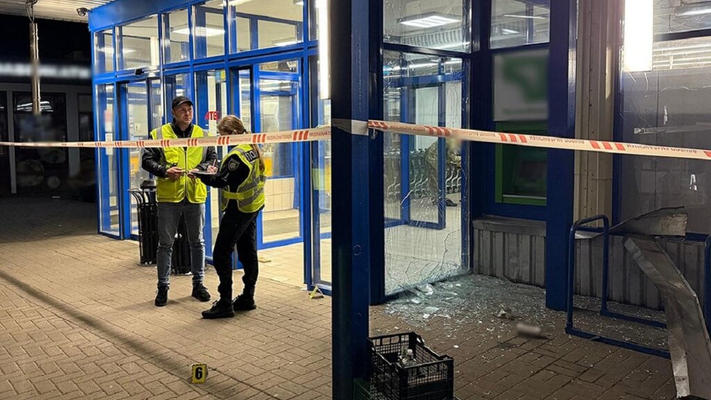 У Житомирі чоловік кинув гранату в людей біля супермаркету: шестеро травмовані