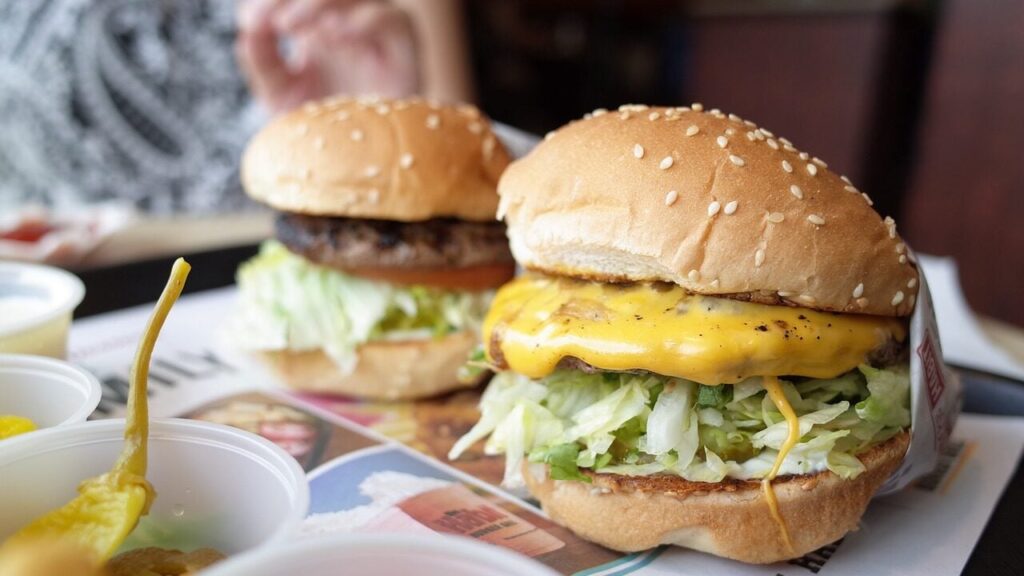 Науковці довели негативний вплив на дітей навіть короткої реклами шкідливої їжі Науковці довели негативний вплив на дітей навіть короткої реклами шкідливої їжі