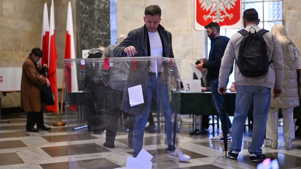 ЦВК Польщі підбила підсумки: хто залишився у гонці за президентське крісло ЦВК Польщі підбила підсумки: хто залишився у гонці за президентське крісло