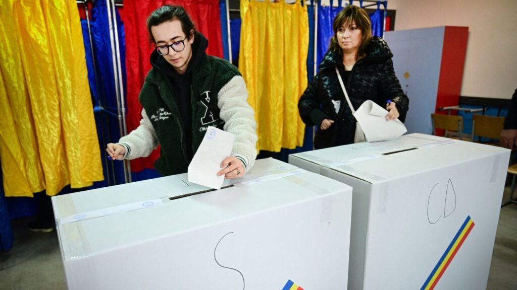 Прозахідний кандидат Нікушор Дан лідирує на виборах президента Румунії – екзитполи Прозахідний кандидат Нікушор Дан лідирує на виборах президента Румунії – екзитполи