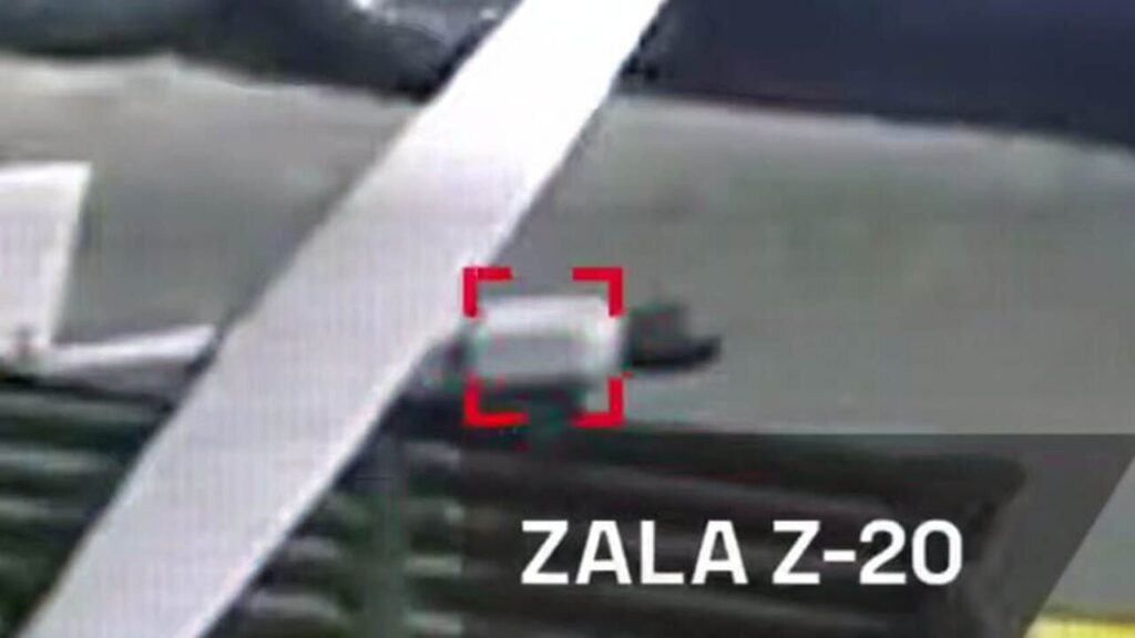 Зенітники знищили дрон ZALA Z-20, яким росіяни хвалилися на параді в Москві