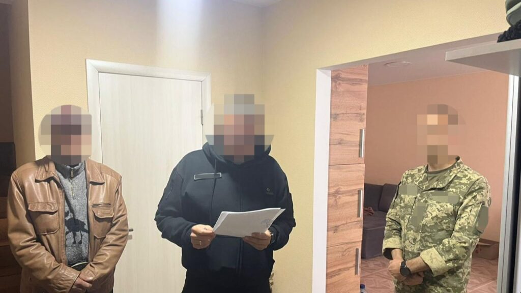 ДБР викрило схему переведення військових з передової за хабарі: затримано голову ВЛК