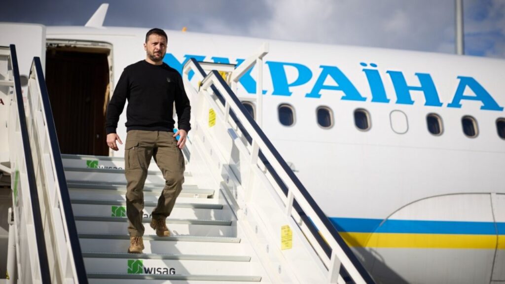 Зеленський разом з українською делегацією прибув до Анкари