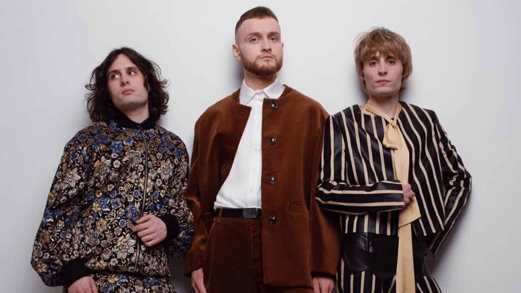 Гурт Ziferblat у стильних образах з’явився на церемонії відкриття Євробачення 2025