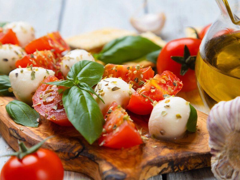 Додайте це до томатів – отримаєте найсмачніший літній салат