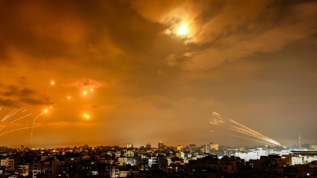 Чому Ізраїль атакував Іран та що відомо про конфлікт двох держав Чому Ізраїль атакував Іран та що відомо про конфлікт двох держав