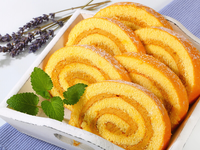 Смачна домашня випічка за 20 хвилин – це реальність. Рецепт ніжного рулету до чаю