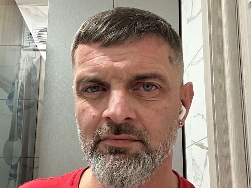 "Світла людина має жити в любові". Морпіх Діанов зробив романтичне селфі зі своєю обраницею