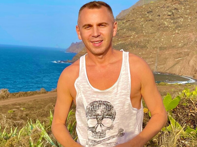 Філолог Авраменко, якого підозрюють у втечі з країни, не прийшов на зустріч із колегами